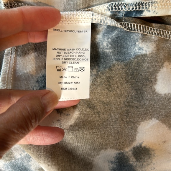 Kimono open front top Size 2X Fits from a medium if you like a oversized look - Picture 8 of 8